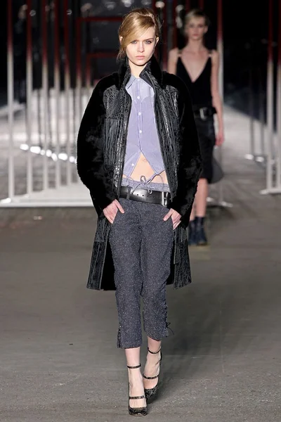 Look 12